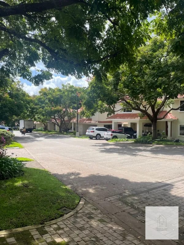 Linda Casa Portal del Bosque 1, CES en venta — Casa en Venta en Portal del Bosque, Carretera a El Salvador, Guatemala, Ciudad — foto 15 de 15