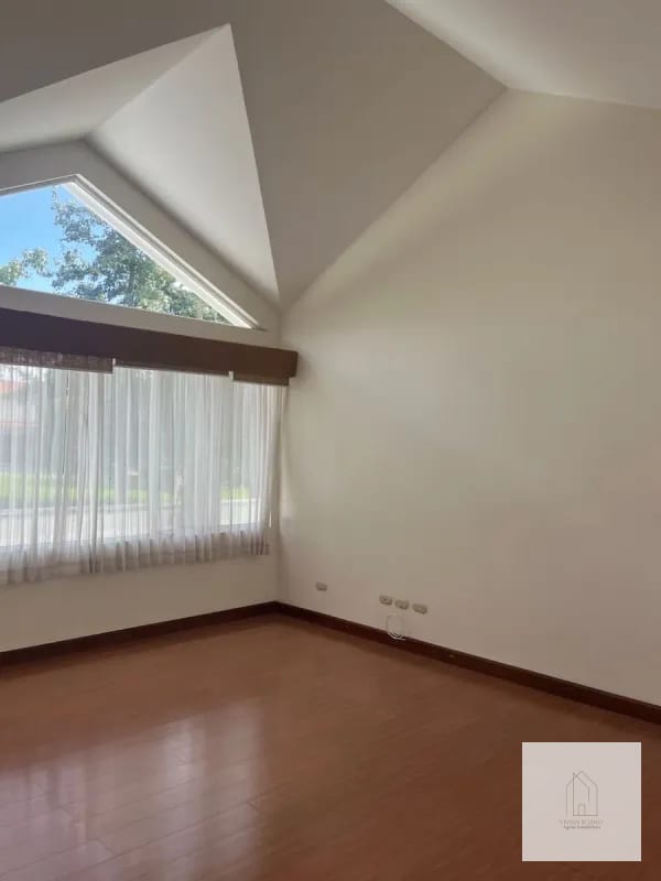 Linda Casa Portal del Bosque 1, CES en venta — Casa en Venta en Portal del Bosque, Carretera a El Salvador, Guatemala, Ciudad — foto 7 de 15