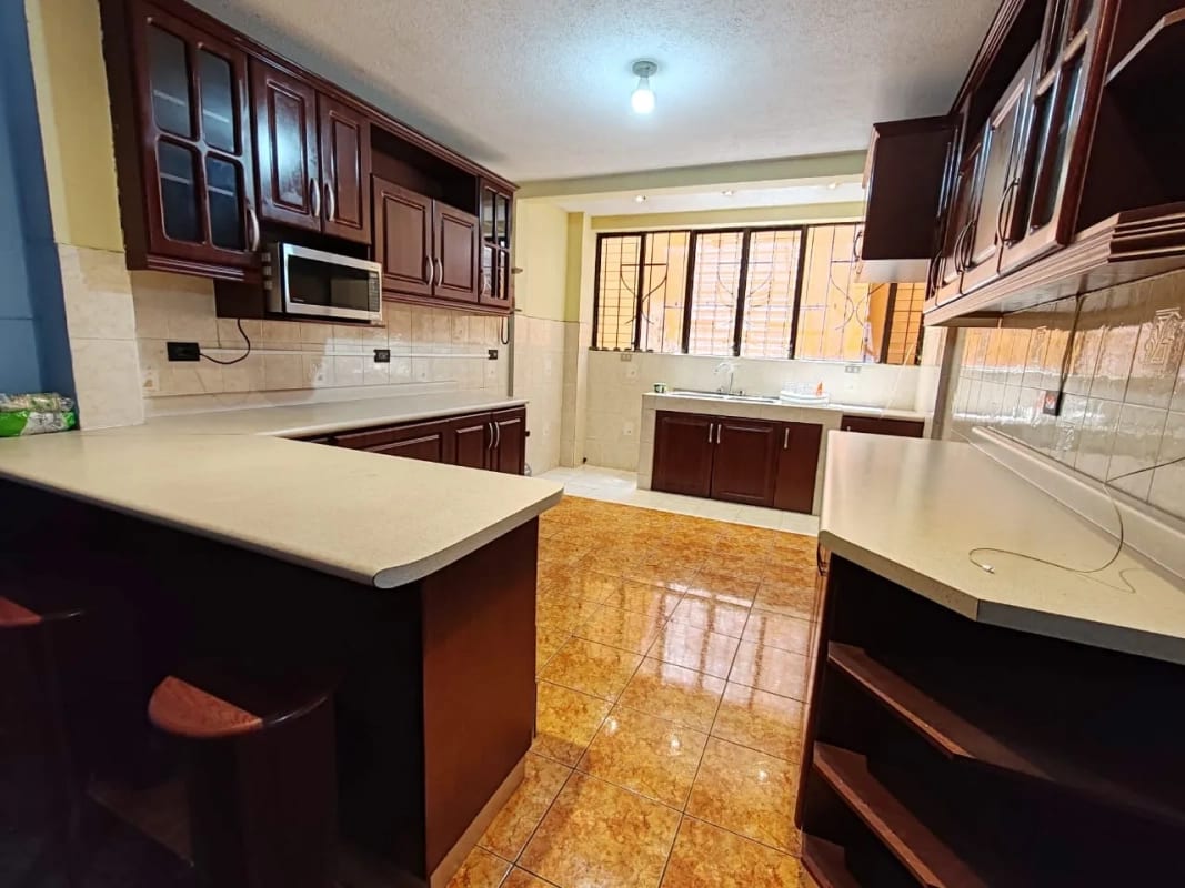 Casa en VENTA CONDOMINIO PANORAMA ideal para fundación u oficinas — Casa en Venta en Zona 8 Mixco, Guatemala, Ciudad — foto 1 de 16