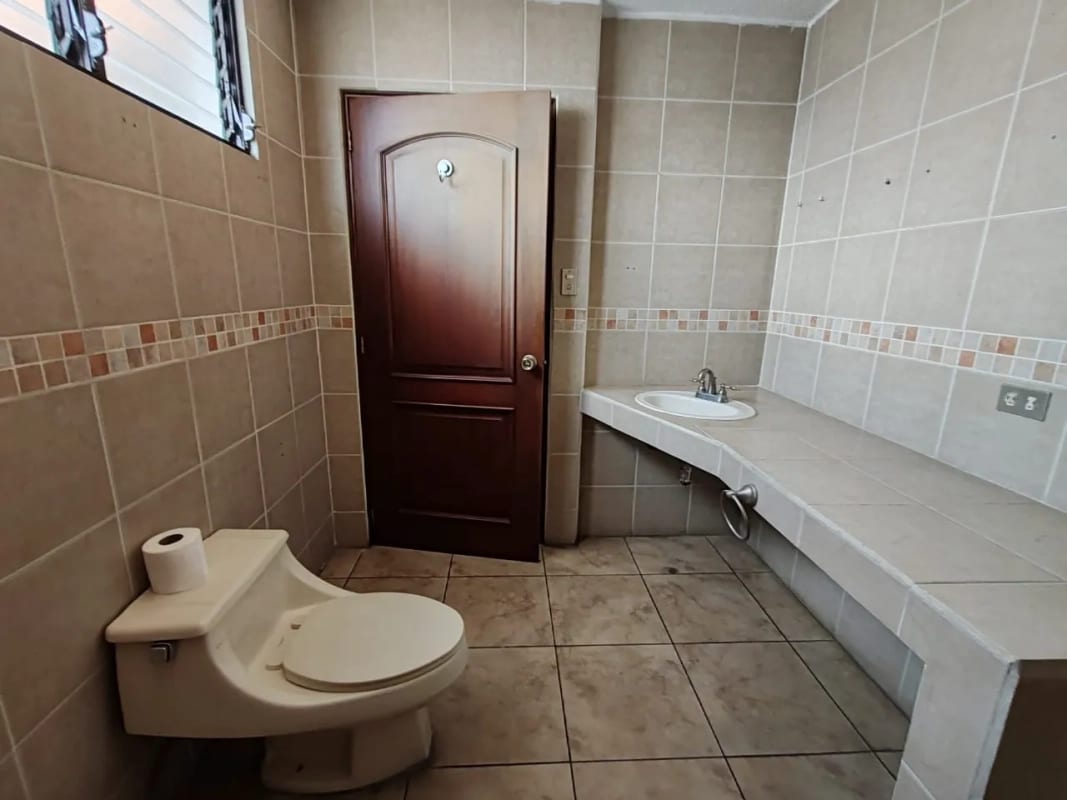 Casa en VENTA CONDOMINIO PANORAMA ideal para fundación u oficinas — Casa en Venta en Zona 8 Mixco, Guatemala, Ciudad — foto 10 de 16