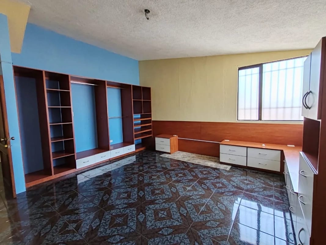 Casa en VENTA CONDOMINIO PANORAMA ideal para fundación u oficinas — Casa en Venta en Zona 8 Mixco, Guatemala, Ciudad — foto 7 de 16
