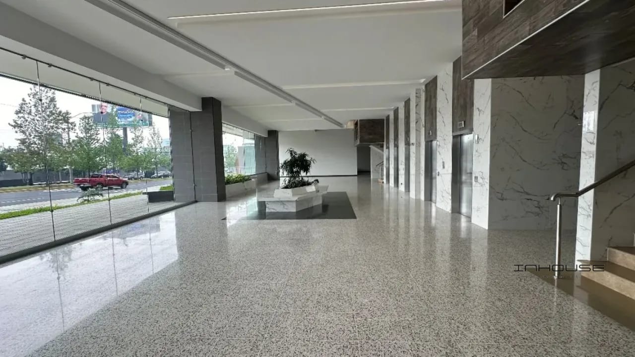 Edificio en Renta Zona 10 Nuevo — Edificio en Alquiler en Zona 10, Guatemala, Ciudad — foto 4 de 11