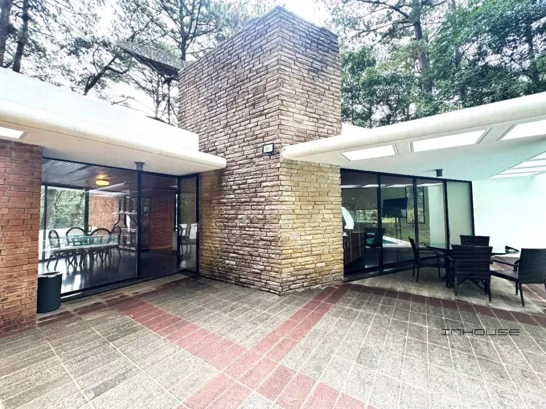CASA EN VENTA EN KM 24 CARRETERA A SAN LUCAS CON PISCINA — Casa en Venta en San Lucas Sacatepéquez, Sacatepéquez — foto 3 de 12