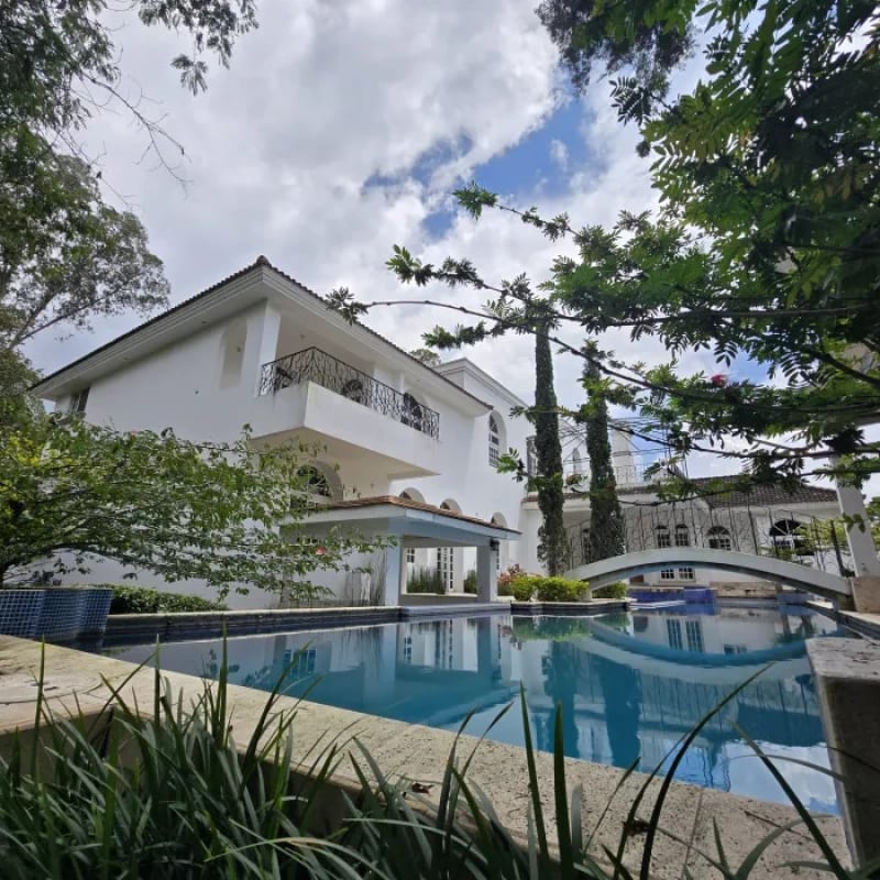 Casa en venta en Foresta de Cayala zona 16 — Casa en Venta en Foresta de Cayalá, Zona 16, Guatemala, Ciudad — foto 1 de 16