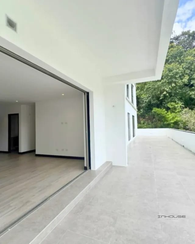 APARTAMENTO EN RENTA ZONA 13 IRIDIA CON AMPLIA TERRAZA — Apartamento en Alquiler en Zona 13, Guatemala, Ciudad — foto 12 de 15