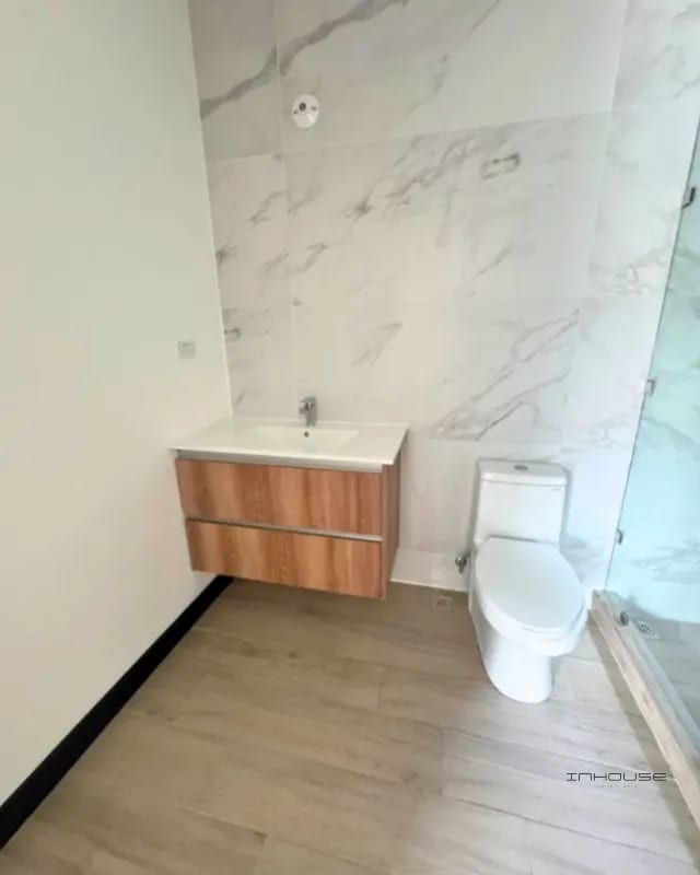 APARTAMENTO EN RENTA ZONA 13 IRIDIA CON AMPLIA TERRAZA — Apartamento en Alquiler en Zona 13, Guatemala, Ciudad — foto 4 de 15