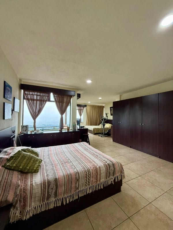 casa en Venta Bellas Luces, acceso privado por La Brecha, final 20 calle zona 10 — Casa en Venta en Bellas Luces, Santa Catarina Pinula, Guatemala, Ciudad — foto 6 de 11