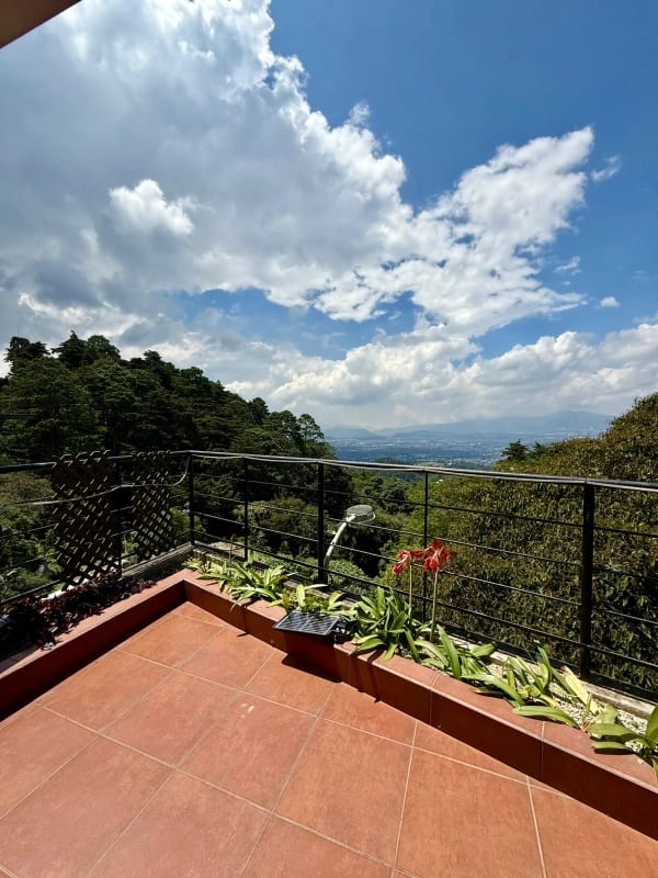 casa en Venta Bellas Luces, acceso privado por La Brecha, final 20 calle zona 10 — Casa en Venta en Bellas Luces, Santa Catarina Pinula, Guatemala, Ciudad — foto 4 de 11