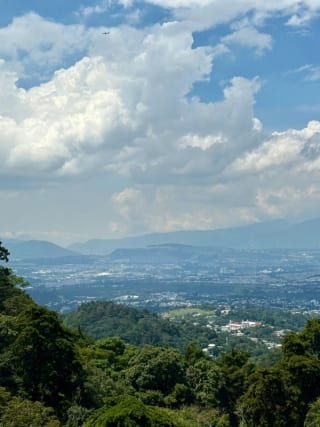 casa en Venta Bellas Luces, acceso privado por La Brecha, final 20 calle zona 10 — Casa en Venta en Bellas Luces, Santa Catarina Pinula, Guatemala, Ciudad — miniatura 2 de 11