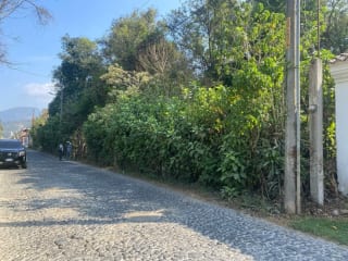 Vendo Terrenos en La Antigua a pocos metros del Parque Central — Terreno en Venta en Antigua, Sacatepéquez — miniatura 2 de 2