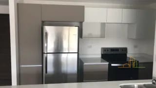 Apartamento en Renta zona 15- PARQUE 15 - Tiene vista hacia las piscinas-  — Apartamento en Alquiler en Zona 15, Guatemala, Ciudad — miniatura 1 de 8