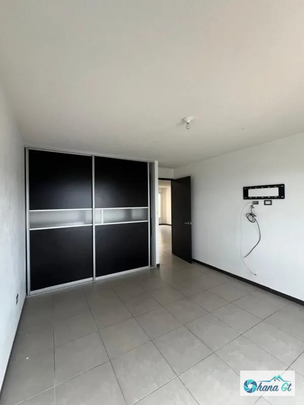 CASA EN RENTA KM21.5 CAES — Casa en Alquiler en Cumbres de La Arboleda, Carretera a El Salvador, Guatemala, Ciudad — foto 9 de 11