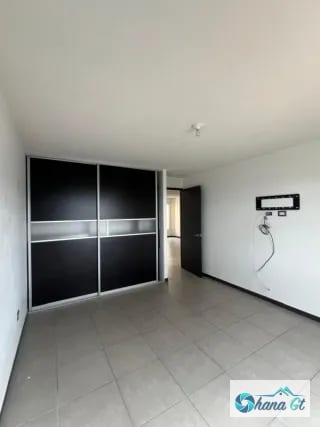 CASA EN RENTA KM21.5 CAES — Casa en Alquiler en Cumbres de La Arboleda, Carretera a El Salvador, Guatemala, Ciudad — miniatura 9 de 11