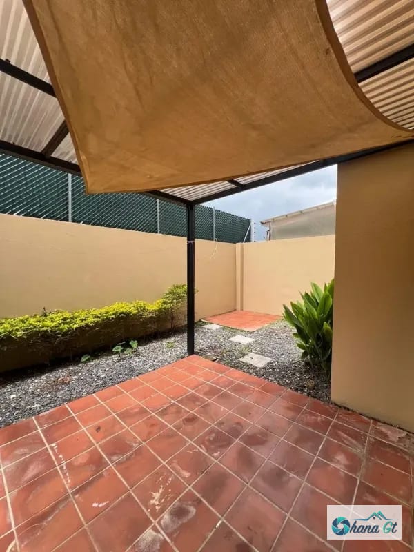 CASA EN RENTA KM21.5 CAES — Casa en Alquiler en Cumbres de La Arboleda, Carretera a El Salvador, Guatemala, Ciudad — foto 1 de 11