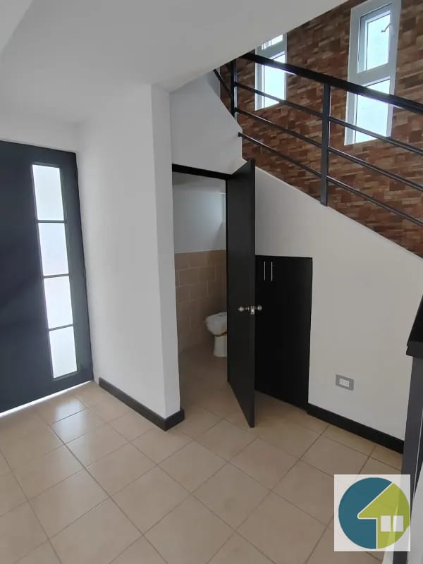 CASAS PARA ESTRENAR EN ALTOS DE VILLAGE II — Casa en Venta en Carretera a El Salvador, Guatemala, Ciudad — foto 2 de 14