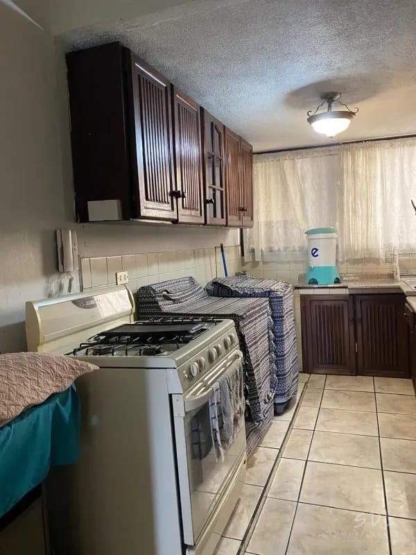 Zona 9 cerca Plaza España — Apartamento en Alquiler en Zona 9, Guatemala, Ciudad — foto 9 de 10