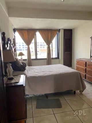 Zona 9 cerca Plaza España — Apartamento en Alquiler en Zona 9, Guatemala, Ciudad — miniatura 3 de 10
