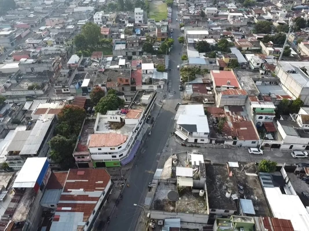 Propiedad en VENTA VILLA NUEVA, IDEAL PARA COLEGIOS, HOTEL,BODEGAS PARA COMERCIANTES DEL MERCADO. etc. — Casa en Venta en Villa Nueva, Guatemala, Ciudad — foto 1 de 7