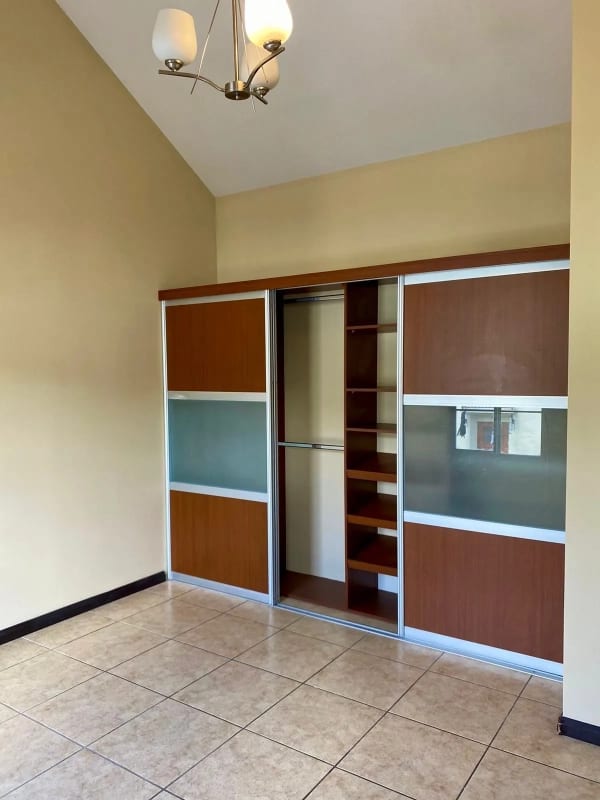 Venta de Casa - Condado Naranjo, Condominio Santa Elena, Zona 4 de Mixco — Casa en Venta en Condado Naranjo, Zona 4 Mixco, Guatemala, Ciudad — foto 6 de 12