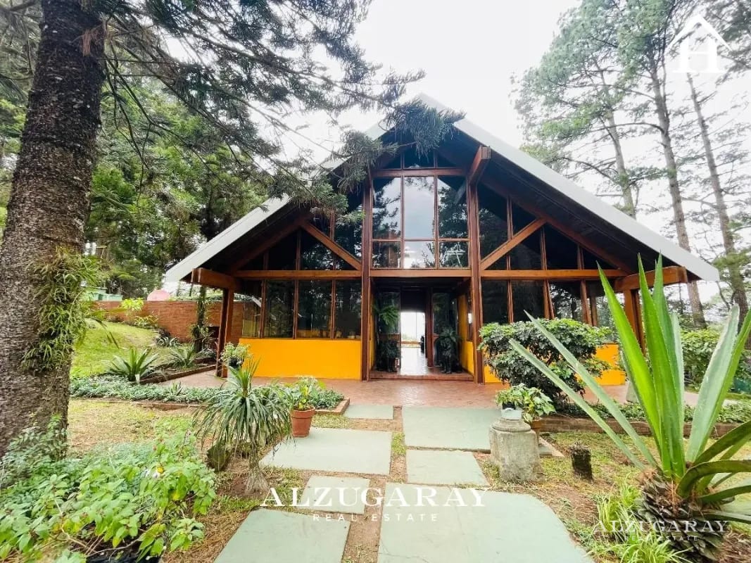 Casa con Vista Espectacular - 6,237 VR2 / Area Bellas Luces — Casa en Venta en Santa Catarina Pinula, Guatemala, Ciudad — foto 1 de 16
