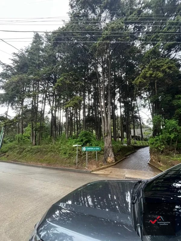 TERRENO EN VENTA SAN LUCAS CANTON LA CRUZ EN ZONA 6 — Terreno en Venta en San Lucas Sacatepéquez, Sacatepéquez — foto 2 de 2