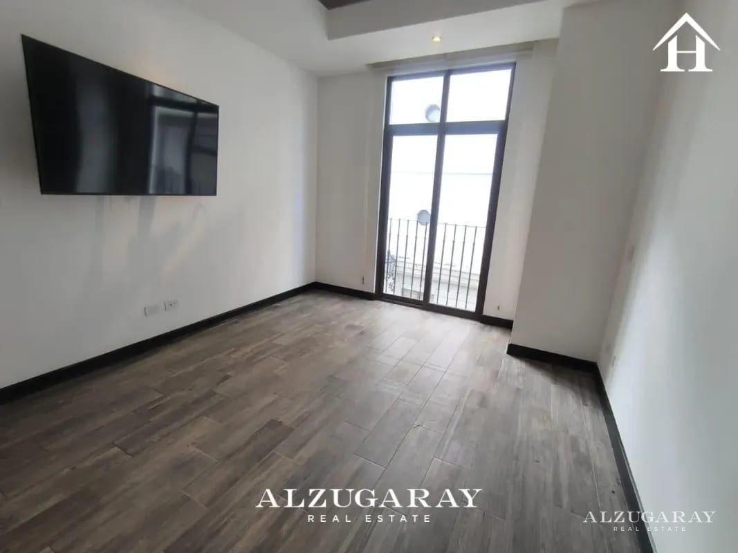APTO. ELEGANTE CON BALCÓN -3 HAB/ LIRIOS DE CAYALÁ, Z. 16 — Apartamento en Alquiler en Lirios de Cayalá I, Zona 16, Guatemala, Ciudad — foto 3 de 11