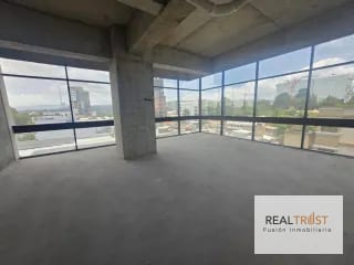 OFICINA EN VENTA EDIFICIO RENOVATI ZONA 10 — Oficina en Venta en Renovati, Zona 10, Guatemala, Ciudad — miniatura 1 de 10