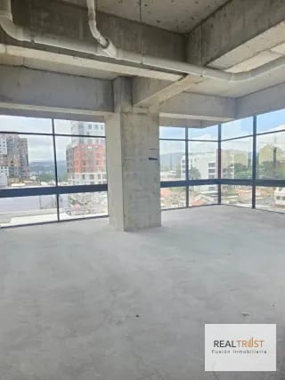 OFICINA EN VENTA EDIFICIO RENOVATI ZONA 10 — Oficina en Venta en Renovati, Zona 10, Guatemala, Ciudad — miniatura 8 de 10