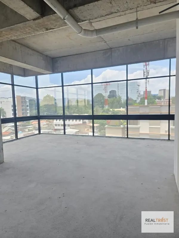 OFICINA EN VENTA EDIFICIO RENOVATI ZONA 10 — Oficina en Venta en Renovati, Zona 10, Guatemala, Ciudad — foto 4 de 10