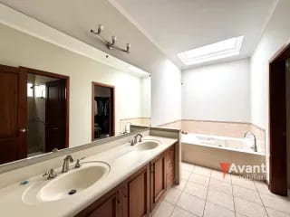 Venta Casa Carretera a el Salvador, Portal del Bosque — Casa en Venta en Carretera a El Salvador, Guatemala, Ciudad — miniatura 5 de 17