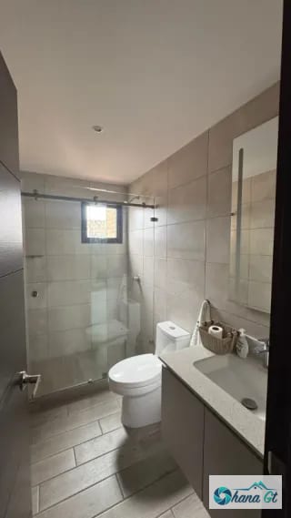 APARTAMENTO AMUEBLADO EN RENTA ZONA 10 EDIF. PARQUE 10 — Apartamento en Alquiler en Parque 10, Zona 10, Guatemala, Ciudad — miniatura 6 de 9
