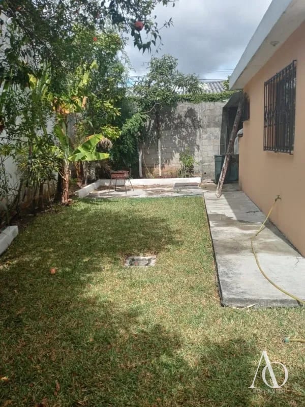 Casa en Venta en Pinares de San Cristóbal, zona 8 de Mixco / EN DIRECTO — Casa en Venta en Pinares de San Cristobal, Zona 8 Mixco, Guatemala, Ciudad — foto 15 de 17
