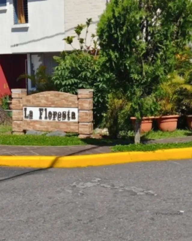 TERRENO  DE ESQUINA EN VENTA, CARRETERA A EL SALVADOR, LA FLORESTA — Terreno en Venta en La Foresta, Carretera a El Salvador, Guatemala, Ciudad — foto 2 de 6