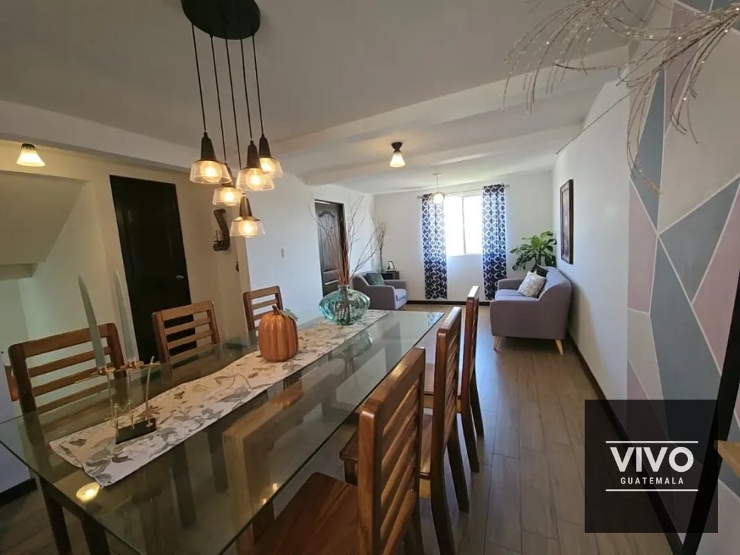 Venta de Casa con Jardín Amplio, Villas del Pinar San Cristóbal , Q1,775,000 — Casa en Venta en Pinares de San Cristobal, Zona 8 Mixco, Guatemala, Ciudad — foto 1 de 14