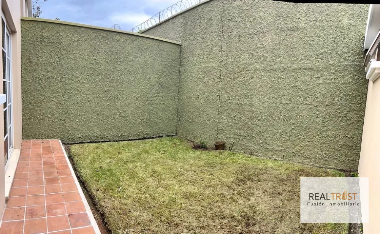 Vendo casa Residenciales Santa Monica carretera a El Salvador km. 16.5 — Casa en Venta en Carretera a El Salvador, Guatemala, Ciudad — foto 8 de 17