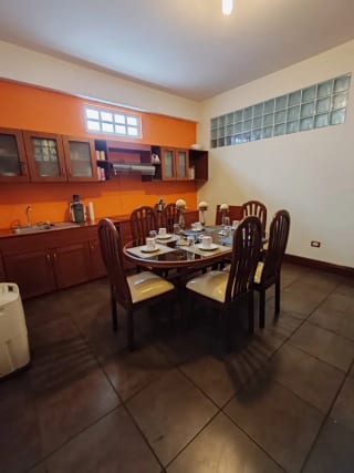 Edificio en Renta o Venta Calzada San Juan, ideal para Clínica, Hospital, SPA — Bodega / Ofibodega en Alquiler en Zona 7, Guatemala, Ciudad — miniatura 5 de 15