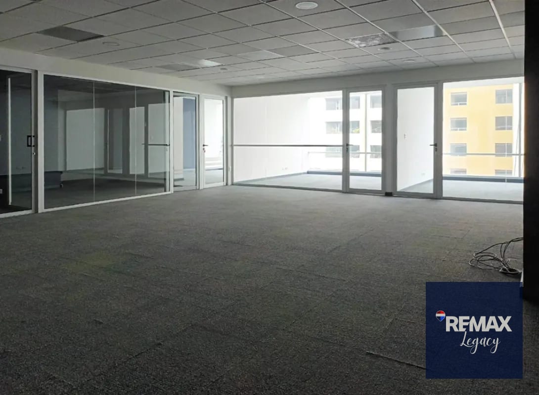 Oficina Renta | Zona 10 | Reforma 10 — Oficina en Alquiler en Reforma 10 (Reforma Business Center), Zona 10, Guatemala, Ciudad — foto 4 de 5