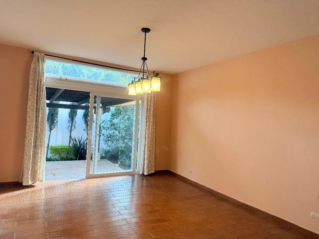 Casa de un nivel en venta en Condominio en Fraijanes — Casa en Venta en Carretera a El Salvador, Guatemala, Ciudad — foto 6 de 7