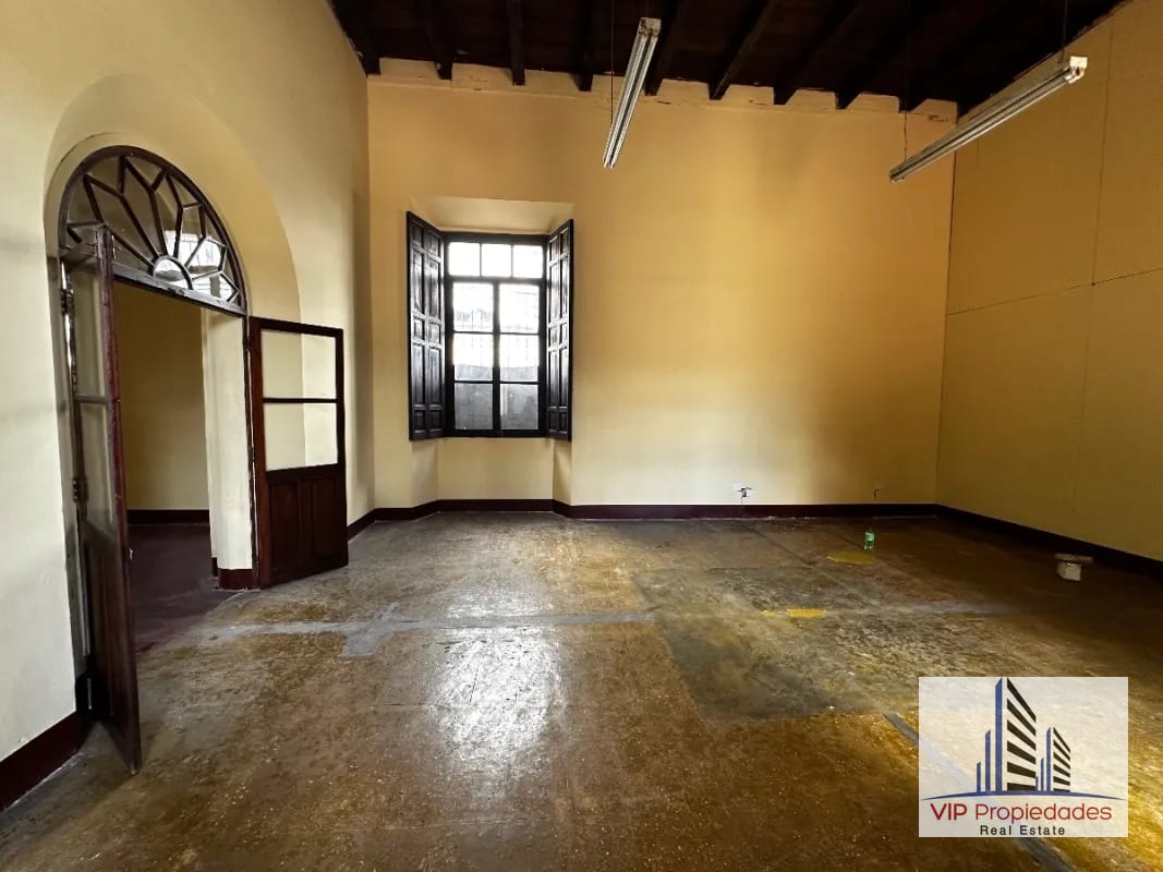 Zona 1, Amplia casa estilo colonial en alquiler — Casa en Alquiler en Zona 1, Guatemala, Ciudad — foto 3 de 10