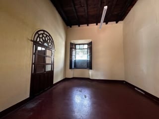 Zona 1, Amplia casa estilo colonial en alquiler — Casa en Alquiler en Zona 1, Guatemala, Ciudad — miniatura 2 de 10