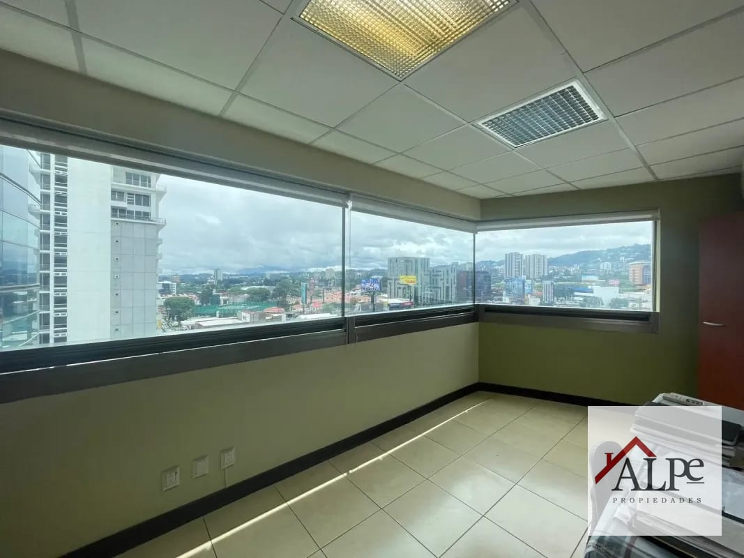 OFICINA EN VENTA ZONA 10 TORINO — Oficina en Venta en Torino, Zona 10, Guatemala, Ciudad — foto 3 de 8