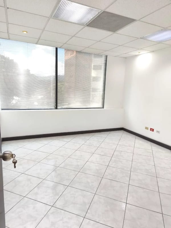 Oficina en Renta zona 14 — Oficina en Alquiler en Zona 14, Guatemala, Ciudad — foto 8 de 11
