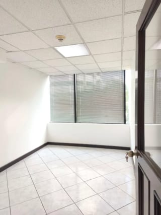 Oficina en Renta zona 14 — Oficina en Alquiler en Zona 14, Guatemala, Ciudad — miniatura 7 de 11