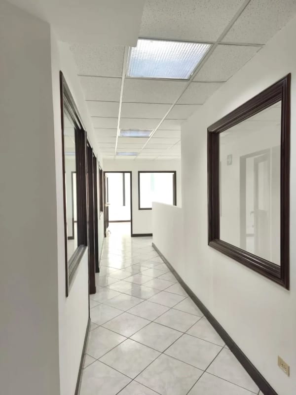 Oficina en Renta zona 14 — Oficina en Alquiler en Zona 14, Guatemala, Ciudad — foto 6 de 11