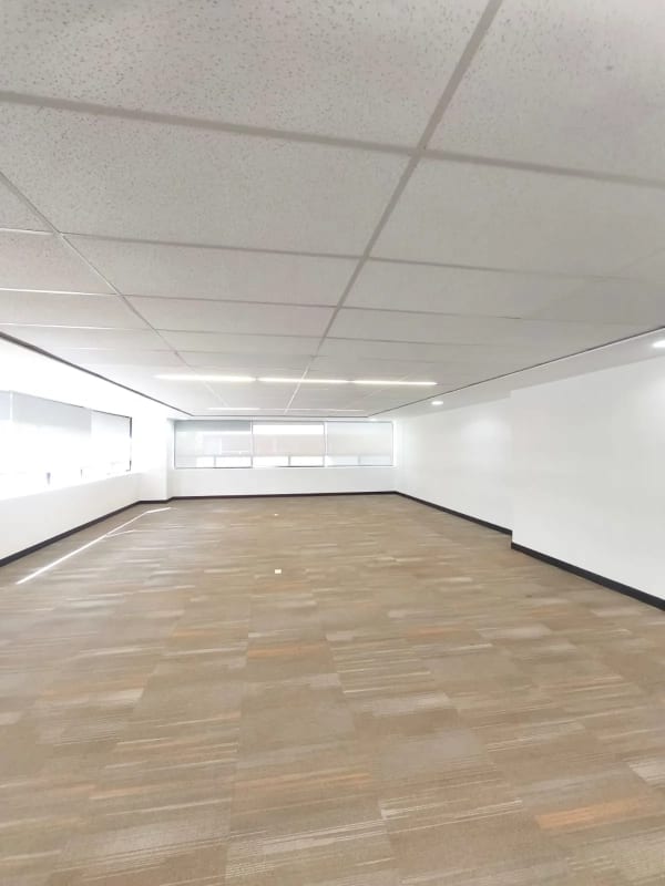 Oficina en Renta zona 10 (Con opción a Venta) — Oficina en Alquiler en Zona 10, Guatemala, Ciudad — foto 12 de 13