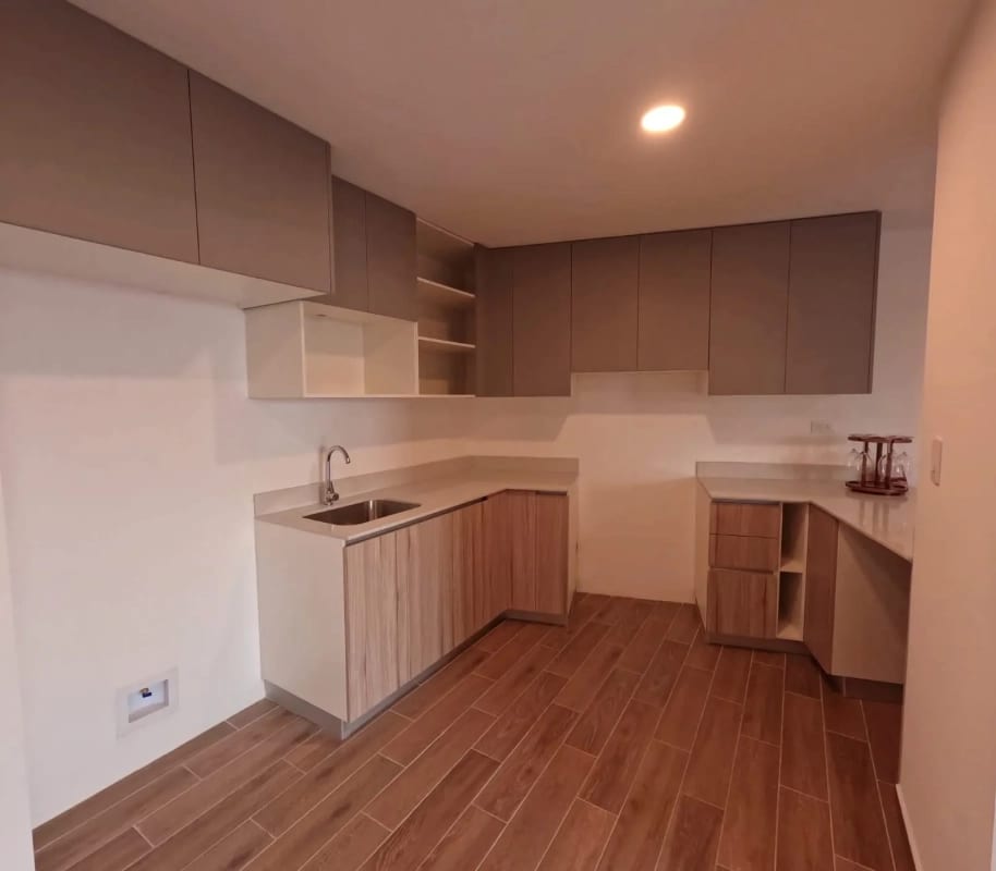 APARTAMENTO en VENTA EDIFICIO PARQUE 14 Zona 14 — Apartamento en Venta en Parque 14, Zona 14, Guatemala, Ciudad — foto 9 de 10
