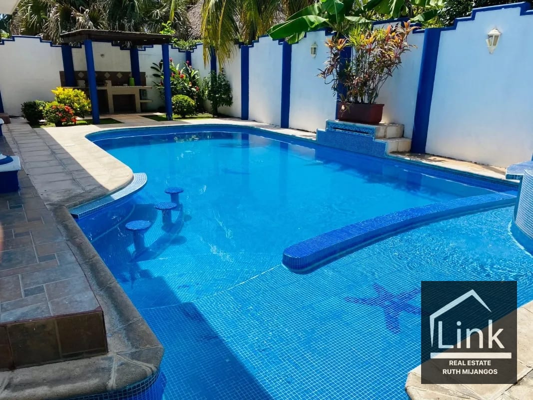 CASA EN VENTA EN EL MAR CASA BELLA ALTA MAR — Casa vacacional en Venta en Chulamar, Puerto San José, Escuintla — foto 1 de 12