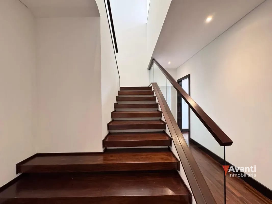 ALQUILER APARTAMENTO ZONA 14, DOS NIVELES — Apartamento en Alquiler en Zona 14, Guatemala, Ciudad — foto 9 de 17