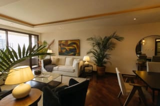 RENTA  ELEGANTE APARTAMENTO AMUEBLADO 3 HAB ZONA 10 — Apartamento en Alquiler en Santa María, Zona 10, Guatemala, Ciudad — miniatura 2 de 9