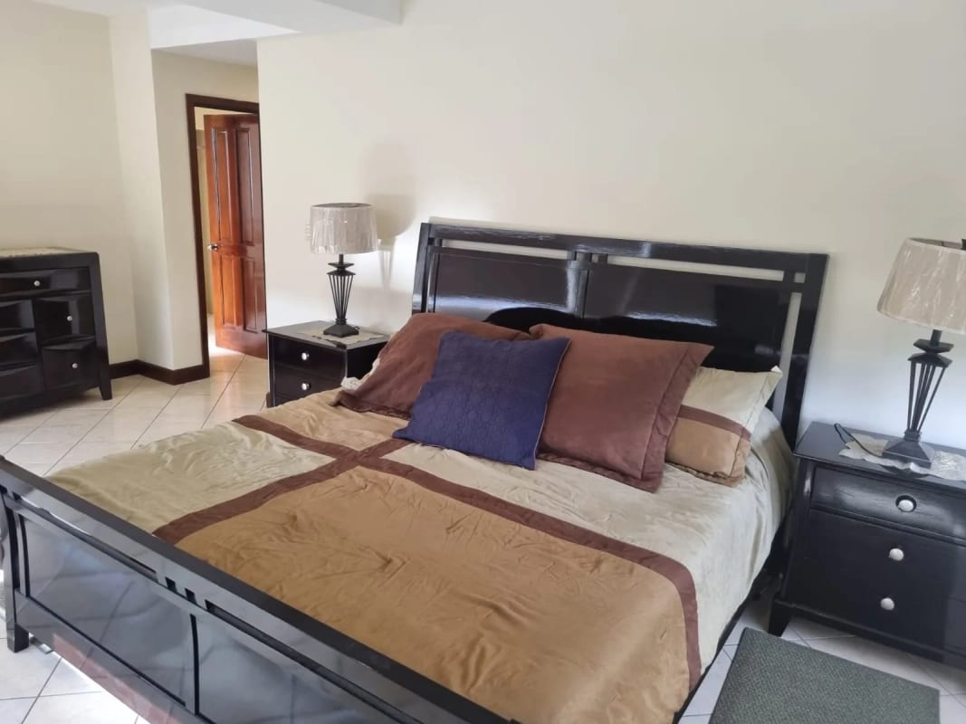 Apartamento Amueblado en Renta o Venta Zona 10 — Apartamento en Alquiler en Zona 10, Guatemala, Ciudad — foto 13 de 17